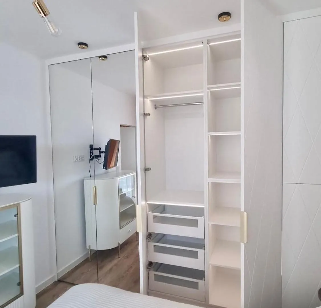 Boulevard Drobnera Wroclaw Apartment